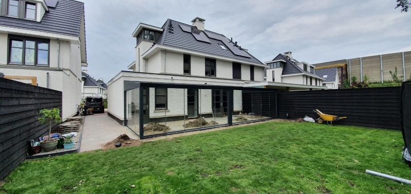 Lees meer over aluminium overkappingen